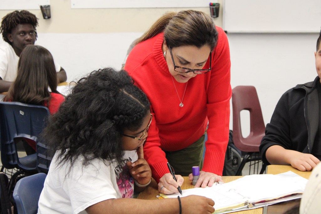Dedication and Innovation: Mrs. Munoz’s Impact on Algebra Education at Cholla High School 